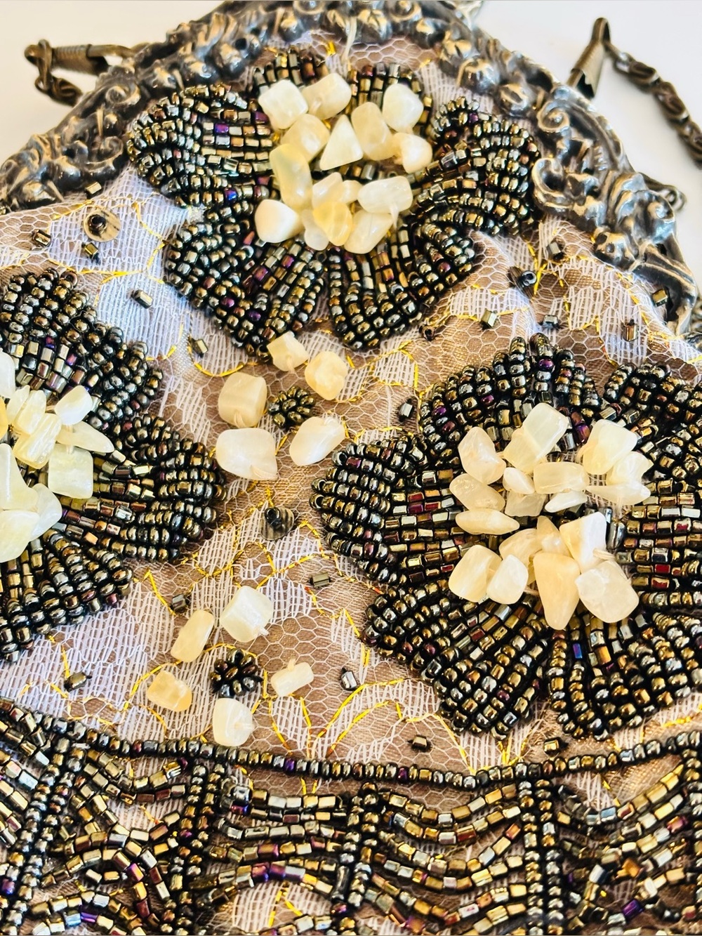 Vintage Beaded Floral Clutch in Gold and Cream - Picture 8 of 14